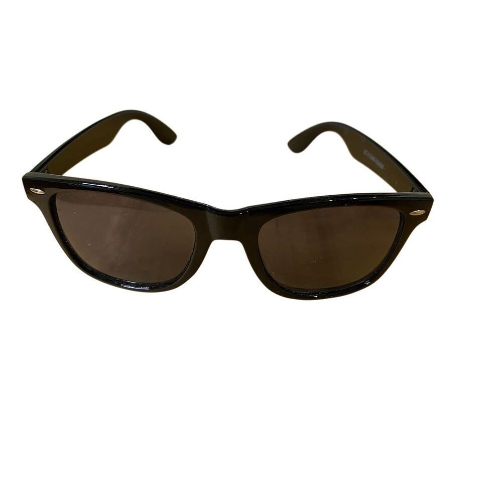 Black Sunglasses Dark Tint Lens Casual Fashion Eyewear Summer Beach Vacation